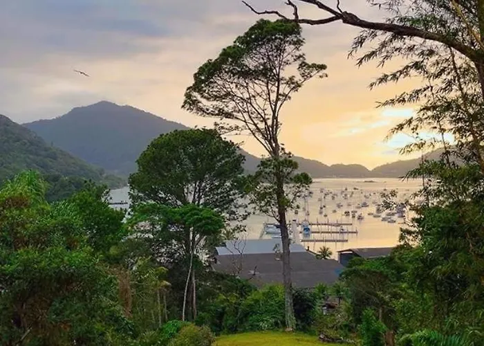 Historic Mountain House With Views Of Marina And Sea